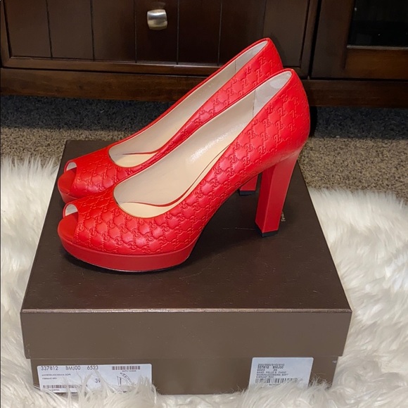 Gucci Shoes - Picture 1 of 5